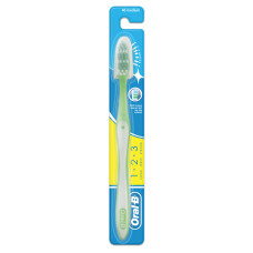 Зубная щетка Oral-B (Орал-Би) 1-2-3, средняя жесткость, 1 шт